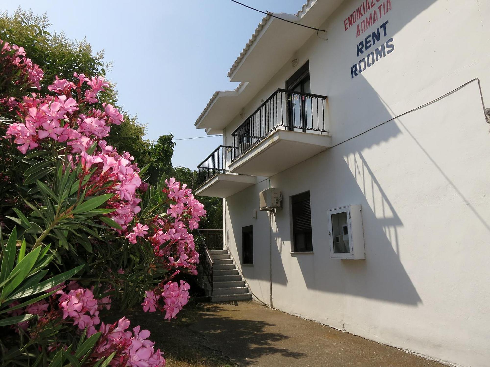 Thanasis Matsas Rooms Kamariotissa Екстер'єр фото